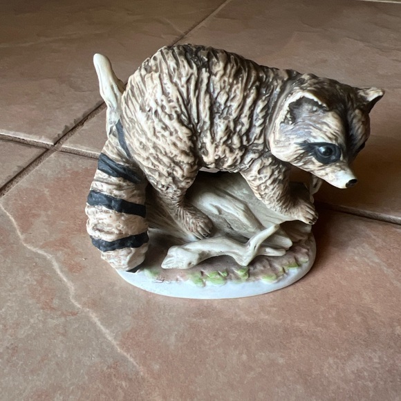 Vintage raccoon by Homco, statue 1423 ceramic figurine. - Picture 2 of 7